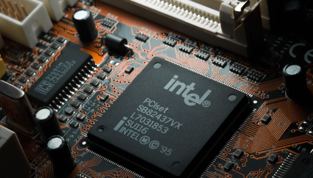 CCI Imposes $3 Mn Fine On Intel For Discriminatory Practices