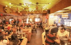 Bengaluru Restaurants Will Soon Impose ‘Table Charges’ On Customers For Overstaying