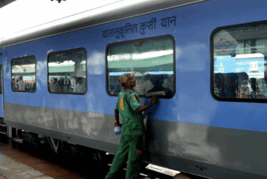 Tech-Powered Professionals Will Clean Long-Distance Trains