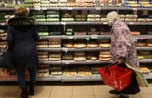 Retail sales unchanged in December from November, closing out year on a lackluster tone