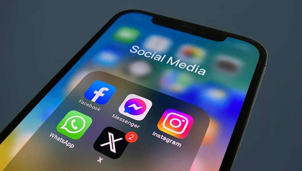 Govt To Examine Calls For Social Media Ban For Under-16s